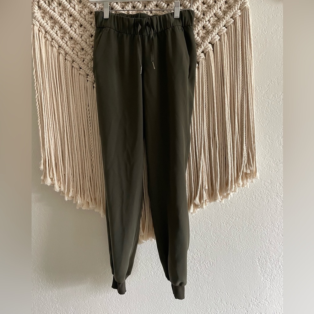 Lululemon green joggers